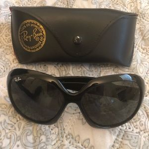 Woman’s sunglasses